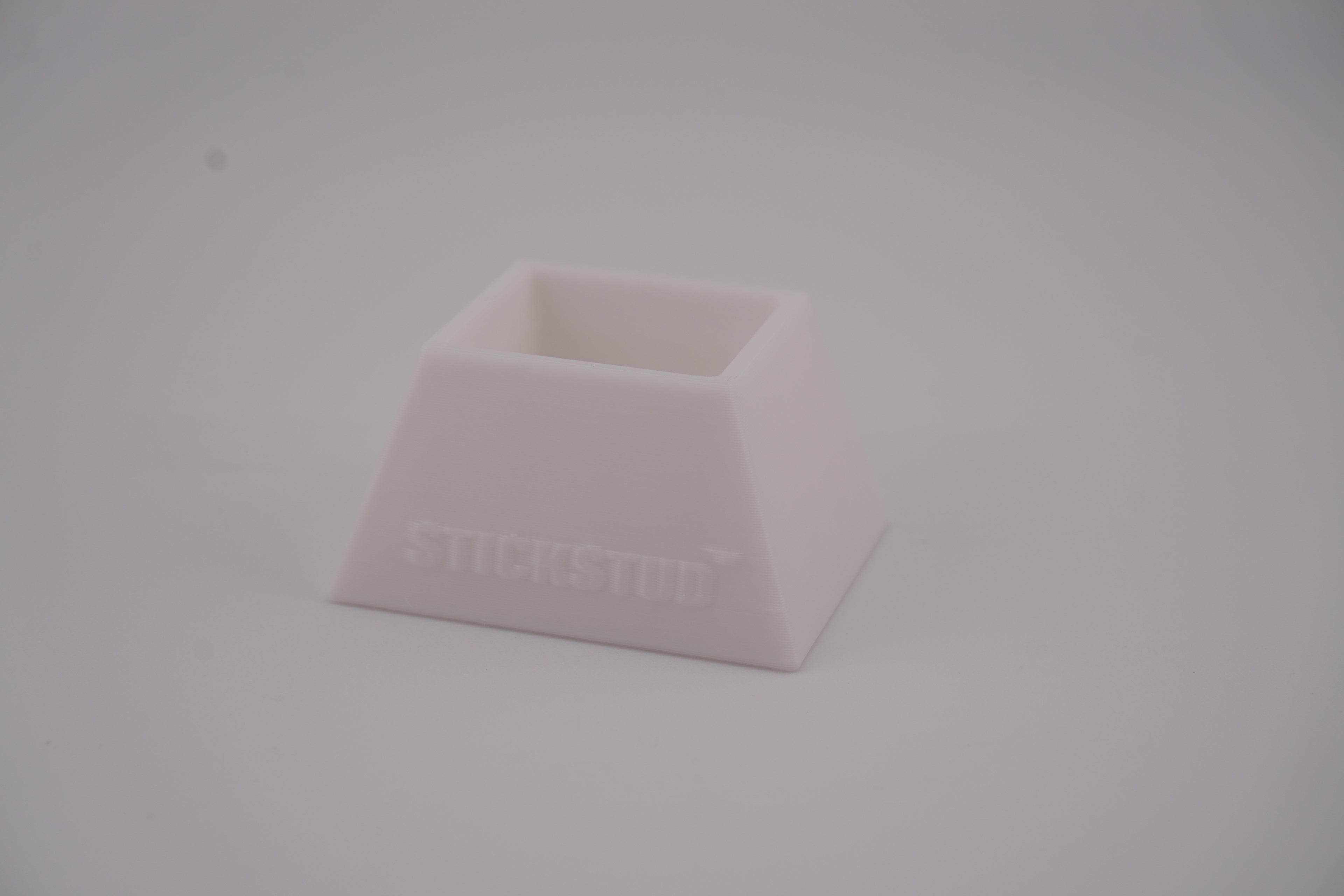 StickStud™ Box Pro Stand (4)